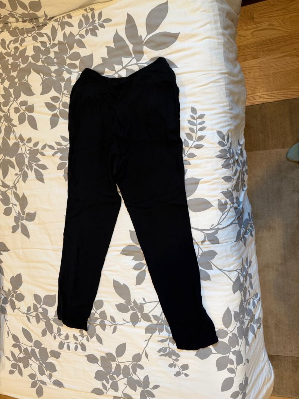 Like New- Massimo Dutti silky black summer pants. EU 38.